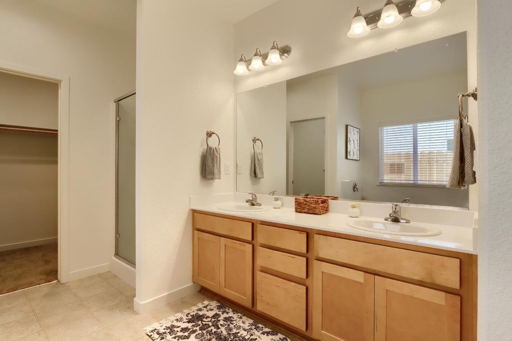 Image 16 of property listing at 726 Skyler, Merced, CA 95348