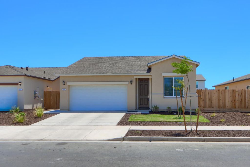 Image 2 of property listing at 726 Skyler, Merced, CA 95348