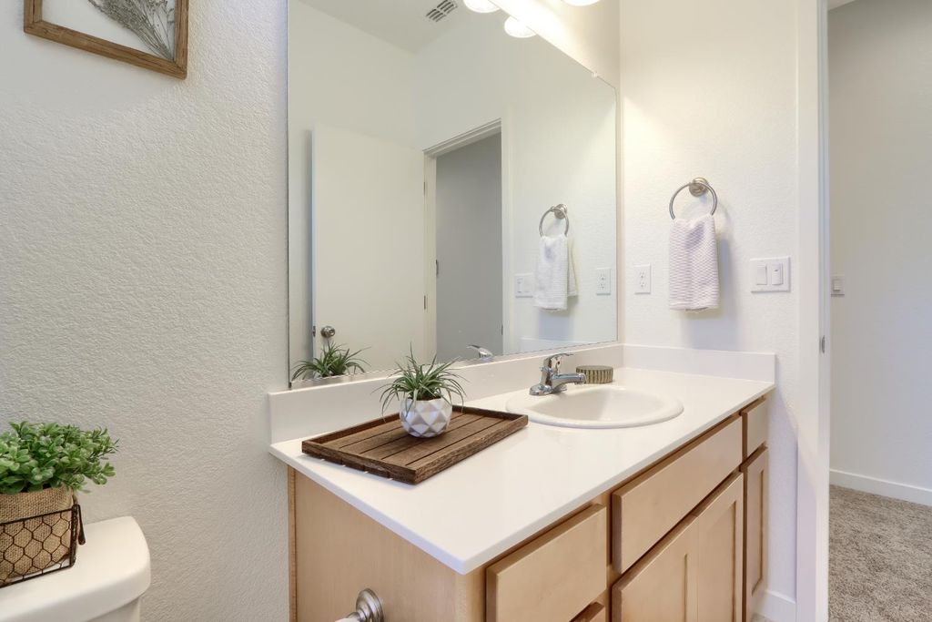 Image 25 of property listing at 726 Skyler, Merced, CA 95348