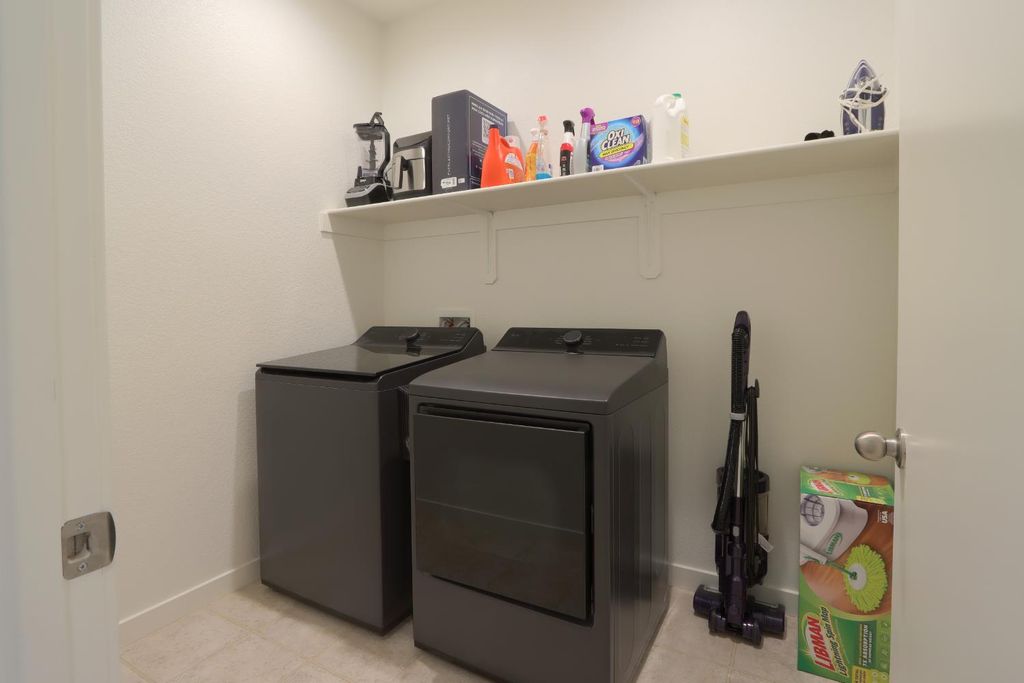 Image 28 of property listing at 726 Skyler, Merced, CA 95348