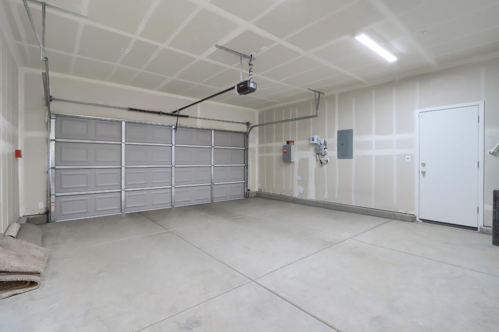 Image 29 of property listing at 726 Skyler, Merced, CA 95348