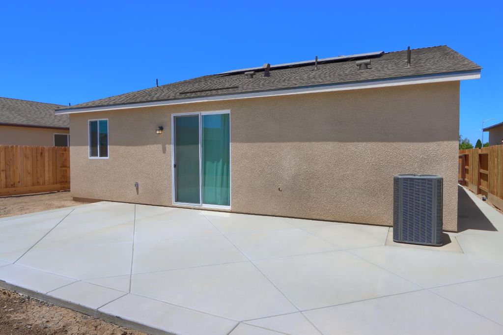 Image 32 of property listing at 726 Skyler, Merced, CA 95348