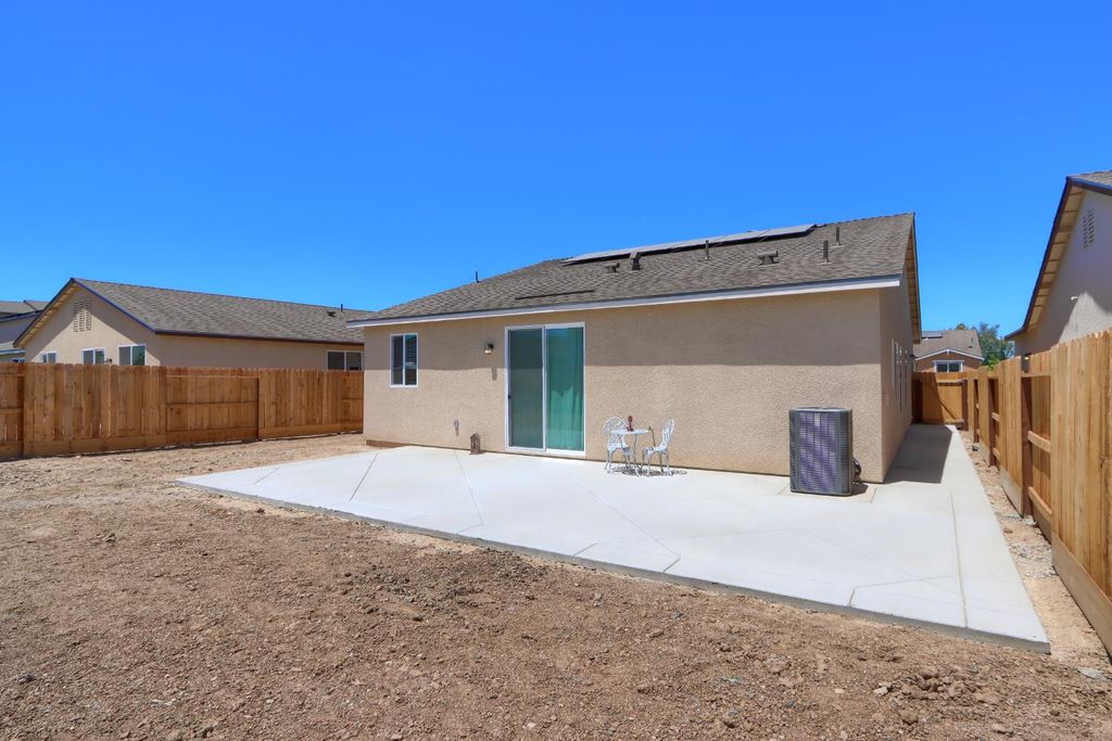Image 33 of property listing at 726 Skyler, Merced, CA 95348