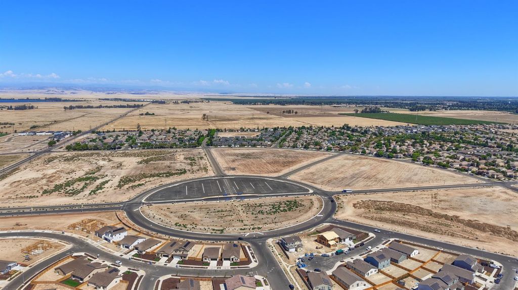 Image 41 of property listing at 726 Skyler, Merced, CA 95348