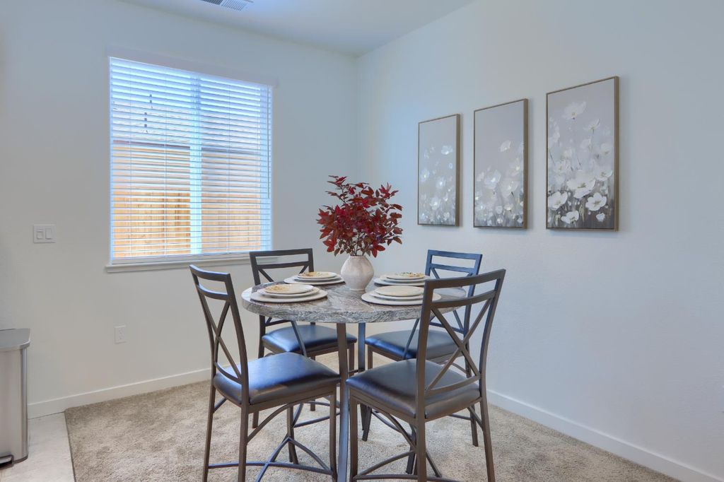 Image 8 of property listing at 726 Skyler, Merced, CA 95348