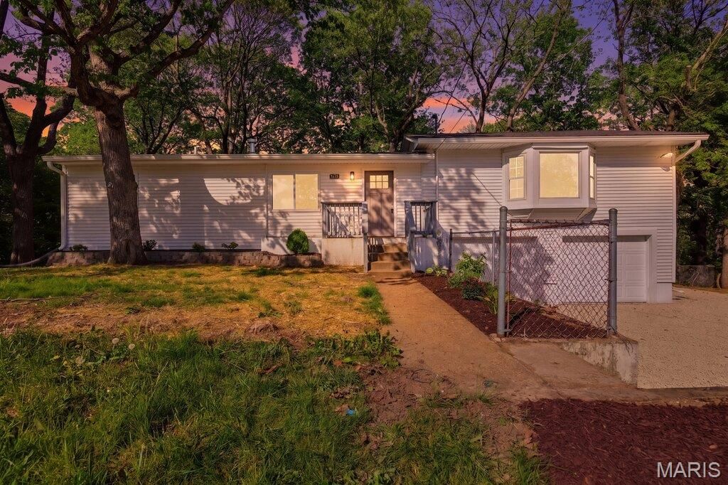 Image 30 of property listing at 6230 Antire Road, High Ridge, MO 63049