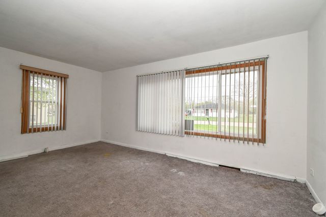 2710 30th Street, Zion, IL 60099