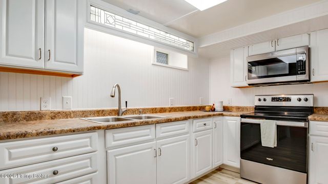 3017 Nadina Dr, Louisville, KY 40220