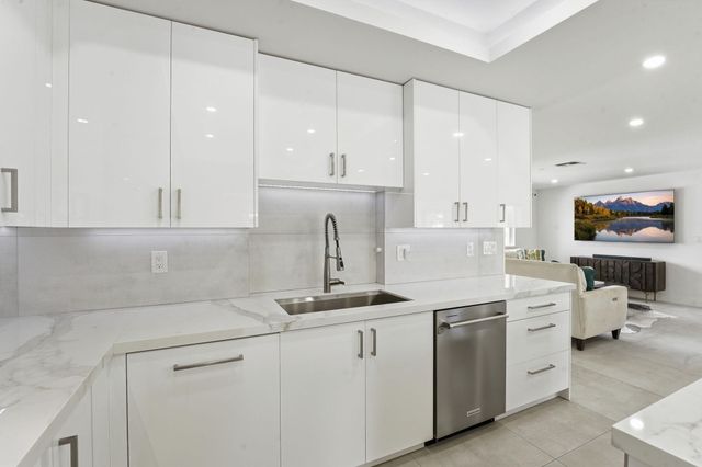 120 SE 12th Court, Pompano Beach, FL 33060