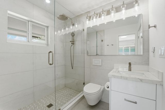120 SE 12th Court, Pompano Beach, FL 33060