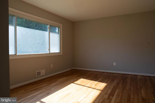 14117 LONDON LN, Rockville, MD 20853