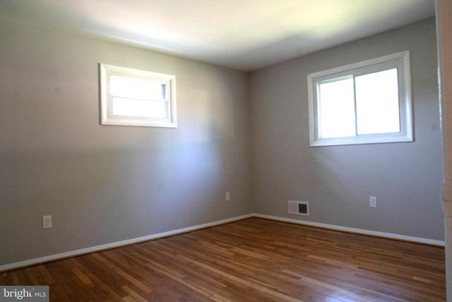 14117 LONDON LN, Rockville, MD 20853