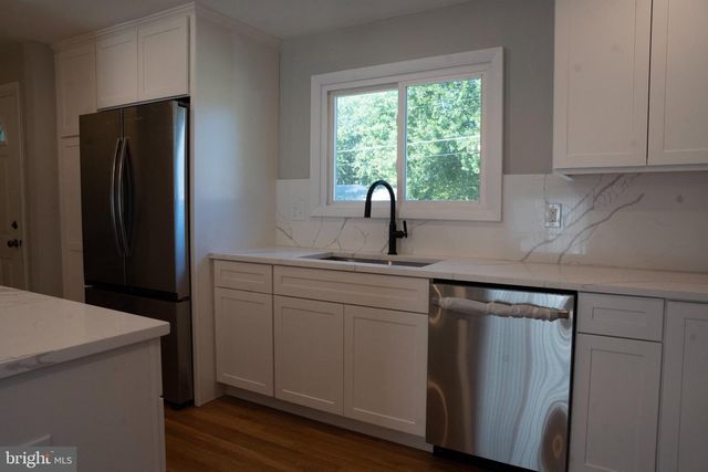 14117 LONDON LN, Rockville, MD 20853