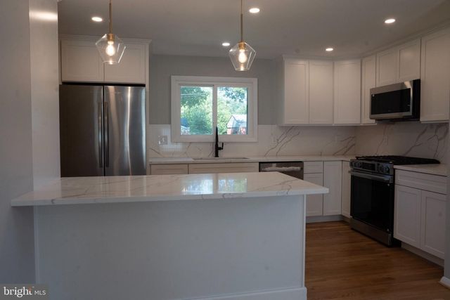 14117 LONDON LN, Rockville, MD 20853