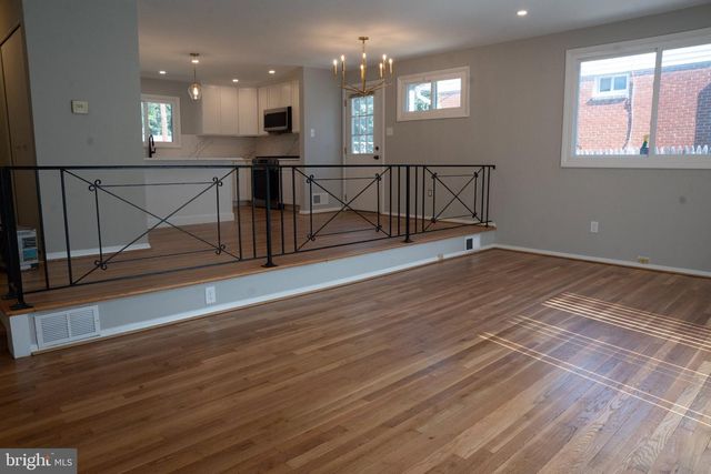 14117 LONDON LN, Rockville, MD 20853