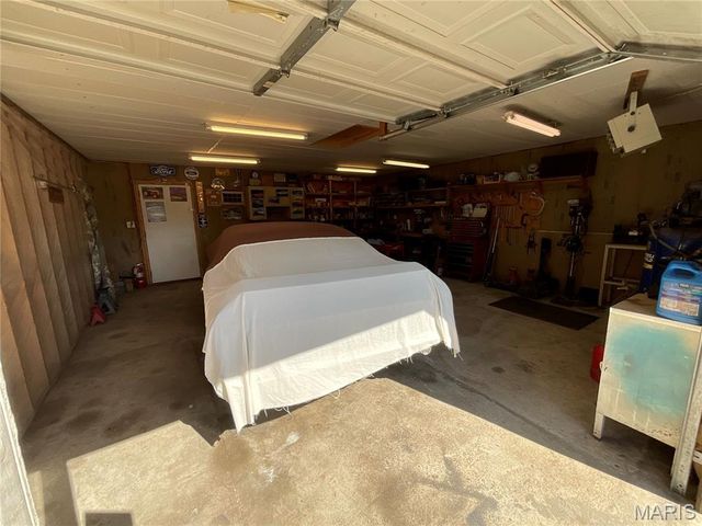 2116 County Road 607, Poplar Bluff, MO 63901