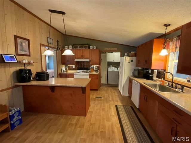 2116 County Road 607, Poplar Bluff, MO 63901