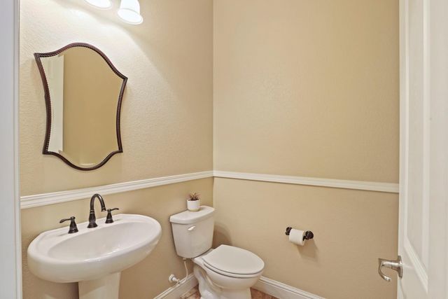 2707 Robinwood Ave, Manteca, CA 95336