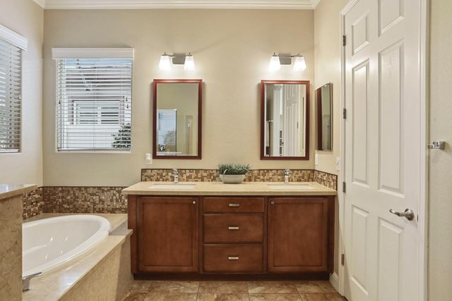 2707 Robinwood Ave, Manteca, CA 95336