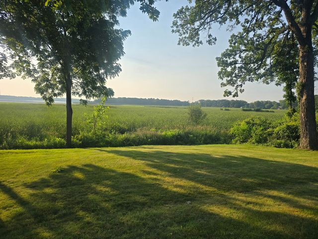 36288 S Nathan Hale Drive, Lake Villa, IL 60046