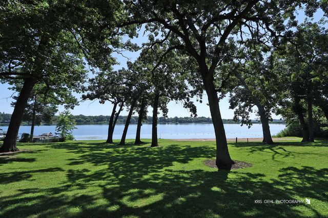 36288 S Nathan Hale Drive, Lake Villa, IL 60046