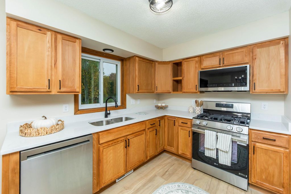 6908 64th Avenue N, Brooklyn Park, MN 55428 — photo 3