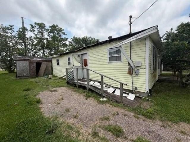 709 W Live Oak Street, Angleton, TX 77515