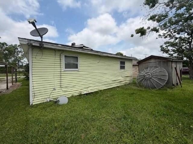 709 W Live Oak Street, Angleton, TX 77515