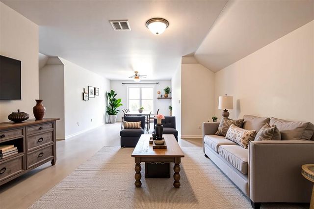 17194 SE 149th Street, Newalla, OK 74857