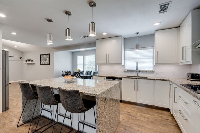 7064 Brooks Avenue, Richland Hills, TX 76118