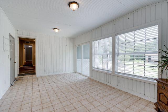7064 Brooks Avenue, Richland Hills, TX 76118