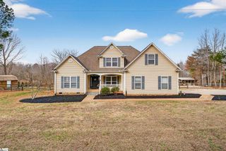 568 Kilgore Bridge Road, Woodruff, SC 29388