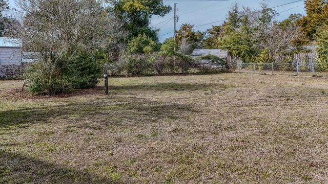 361 Park Avenue, Defuniak Springs, FL 32435