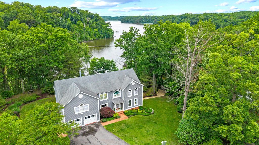 Image 1 of property listing at 575 LAUREL RD, Riva, MD 21140