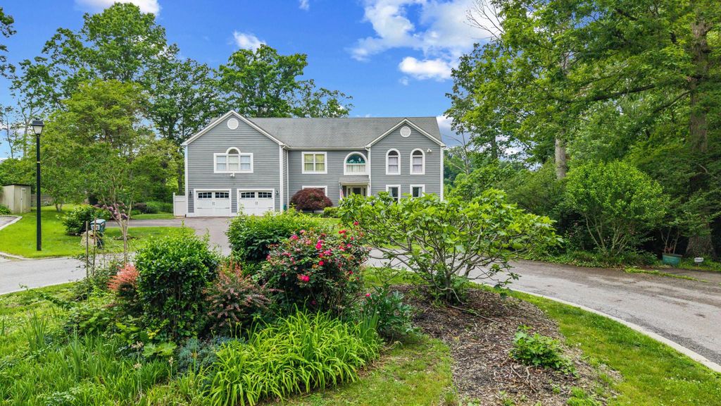 Image 2 of property listing at 575 LAUREL RD, Riva, MD 21140