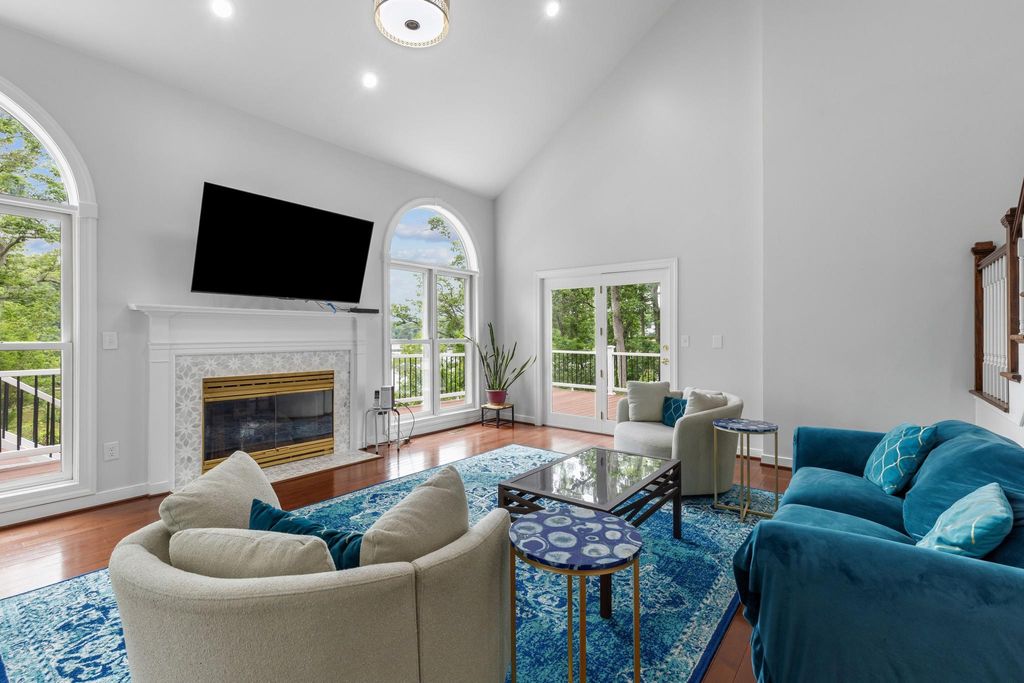 Image 11 of property listing at 575 LAUREL RD, Riva, MD 21140