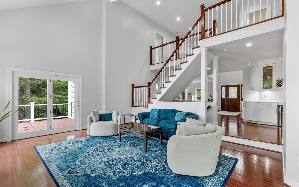 Image 12 of property listing at 575 LAUREL RD, Riva, MD 21140