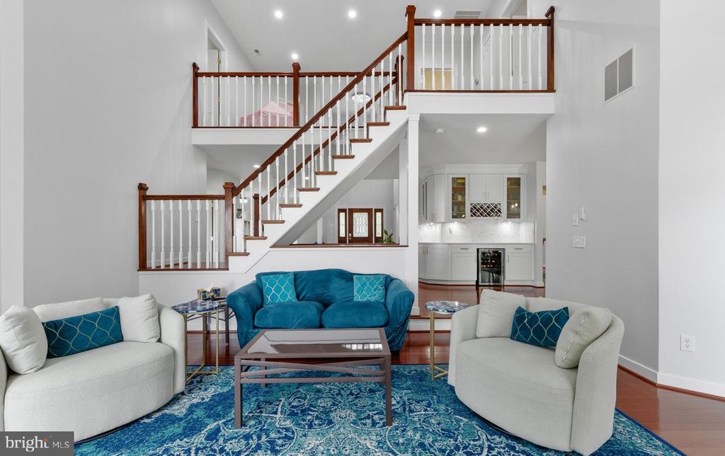 Image 13 of property listing at 575 LAUREL RD, Riva, MD 21140