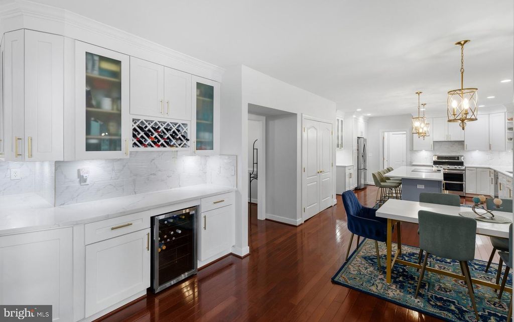 Image 17 of property listing at 575 LAUREL RD, Riva, MD 21140