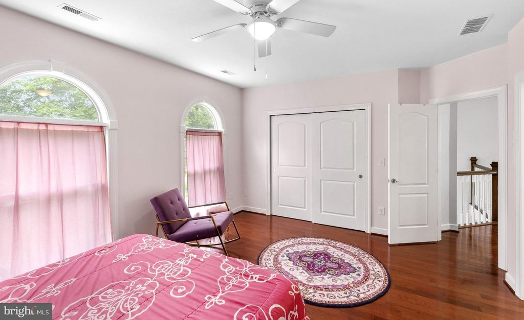 Image 34 of property listing at 575 LAUREL RD, Riva, MD 21140
