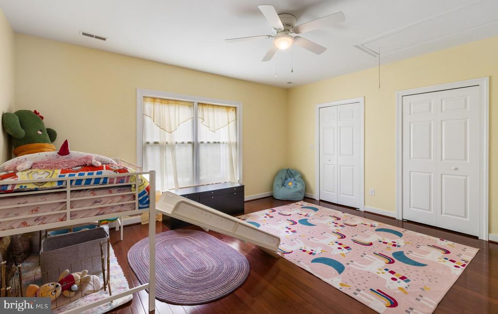 Image 36 of property listing at 575 LAUREL RD, Riva, MD 21140