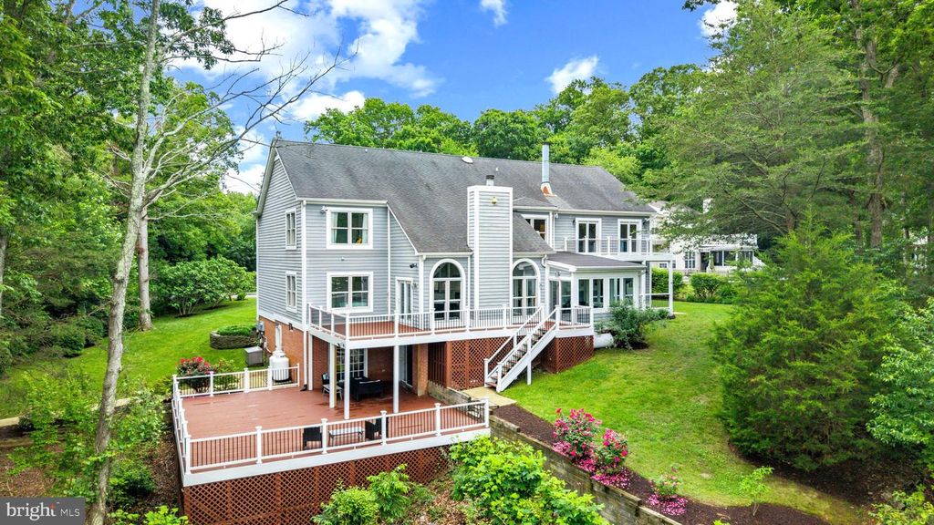 Image 5 of property listing at 575 LAUREL RD, Riva, MD 21140