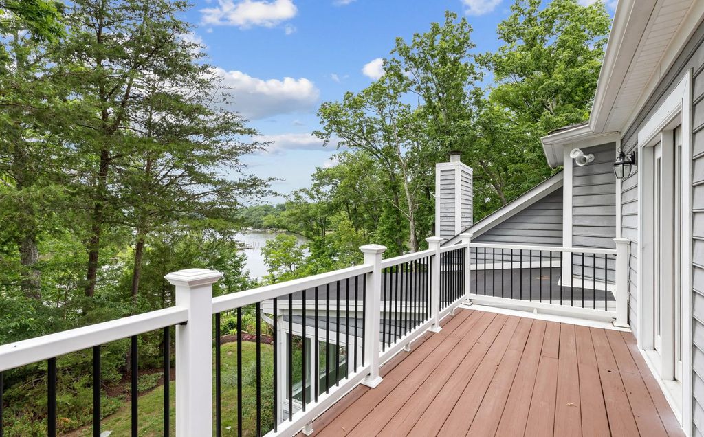 Image 43 of property listing at 575 LAUREL RD, Riva, MD 21140