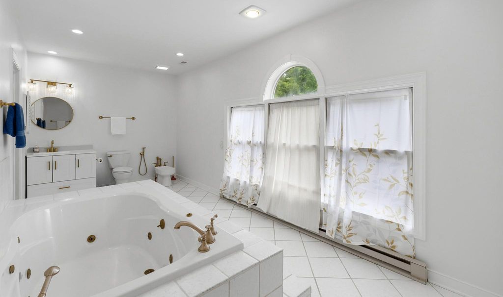 Image 47 of property listing at 575 LAUREL RD, Riva, MD 21140