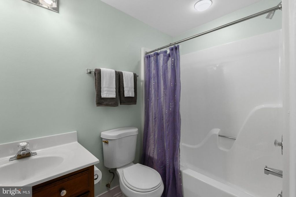 Image 51 of property listing at 575 LAUREL RD, Riva, MD 21140