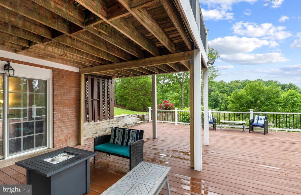 Image 53 of property listing at 575 LAUREL RD, Riva, MD 21140