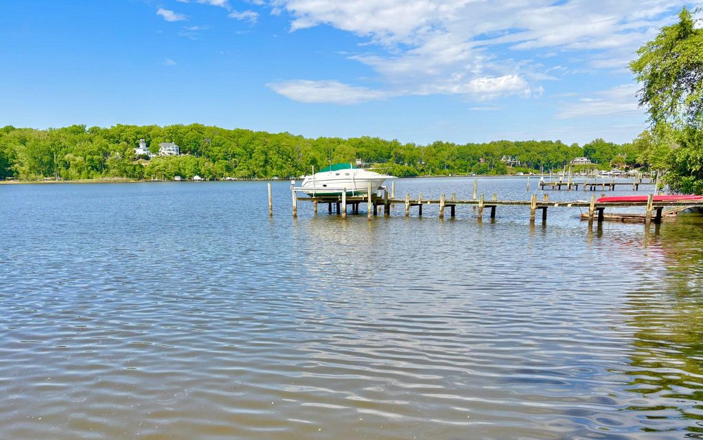 Image 57 of property listing at 575 LAUREL RD, Riva, MD 21140