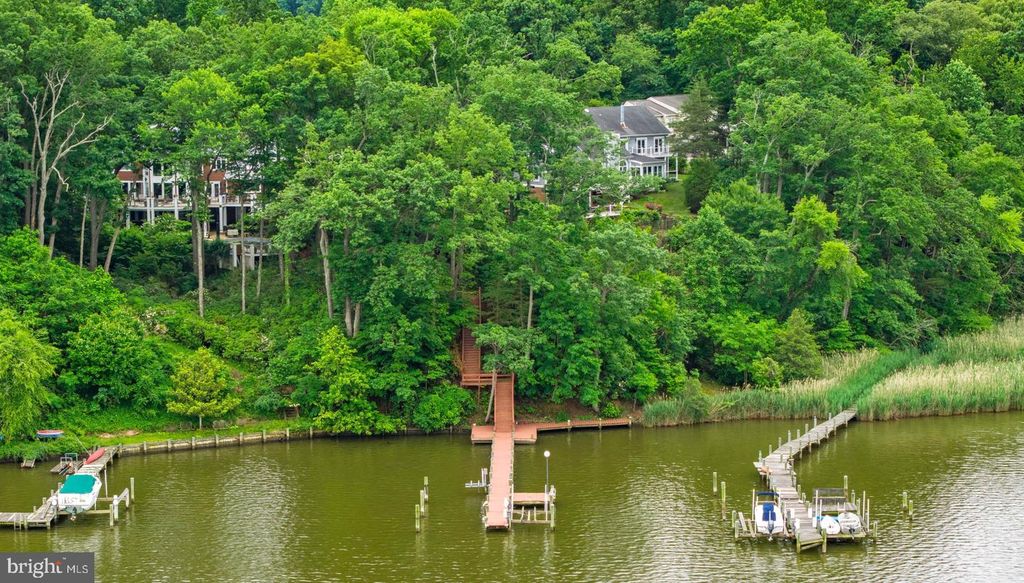 Image 70 of property listing at 575 LAUREL RD, Riva, MD 21140