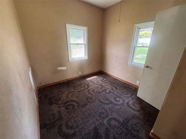902 24th Street, Des Moines, IA 50312