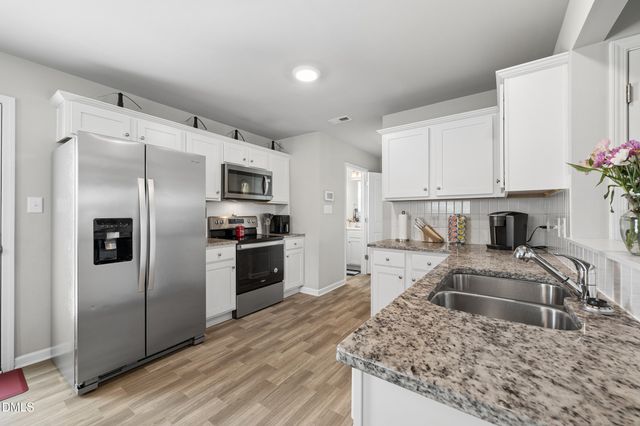 75 Falling Leaf Lane, Benson, NC 27504